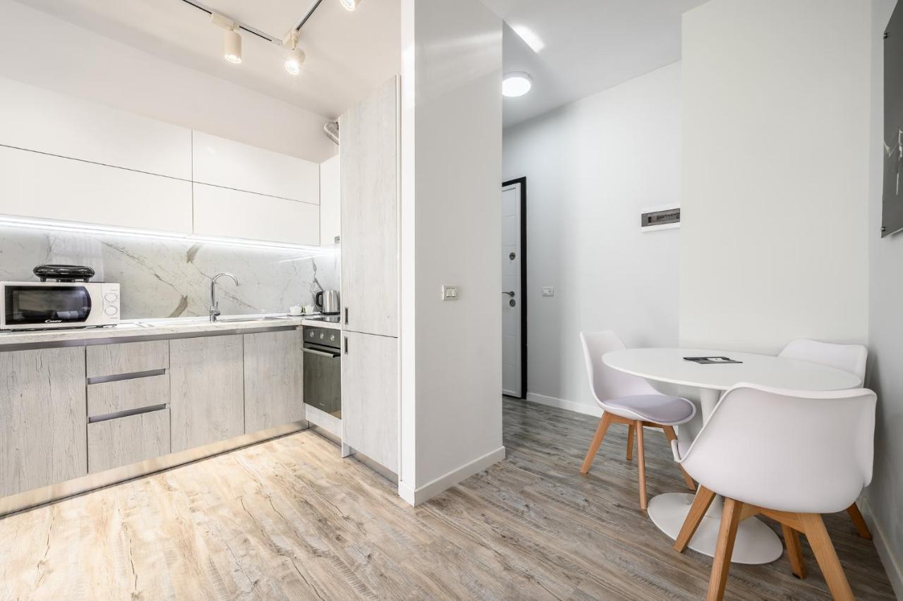 Miku Apartment-Modernly Designed Downtown Tirana Exterior photo