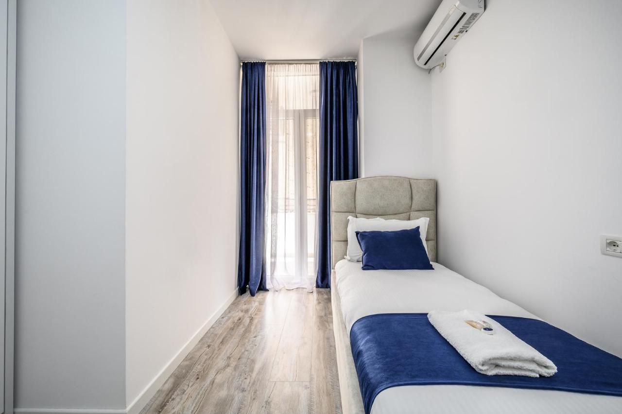 Miku Apartment-Modernly Designed Downtown Tirana Exterior photo